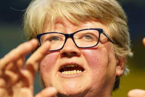 You should eat turnips to ease supermarket shortages, Environment Secretary says