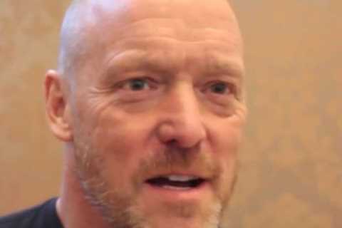 ‘He’s a big dude, why would I wanna do that?’ – Jake Paul’s dad sheepishly rejects talk of fight..