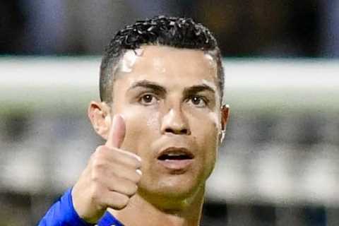 Cristiano Ronaldo leads star-studded crowd at Jake Paul’s fight with Tommy Fury alongside boxing..