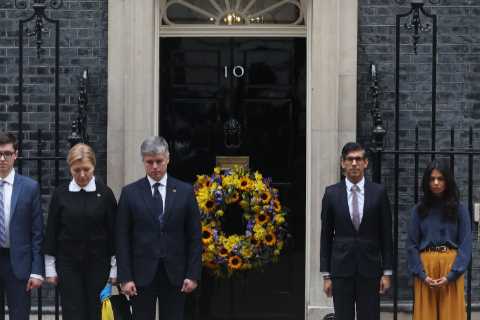 Rishi Sunak leads UK in minute’s silence for Ukraine as Charles praises nation’s ‘courage’ on..