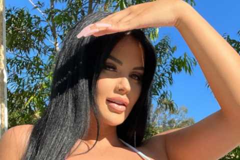 ‘The most sexy curvaceous body EVER’ – OnlyFans star Renee Gracie leaves fans speechless with..