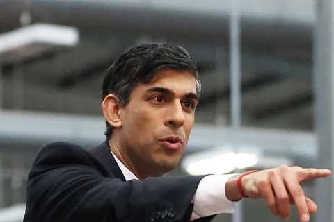 Rishi Sunak steps up sales pitch by insisting NI is in a ‘special position’ &amp; says Brexit deal..