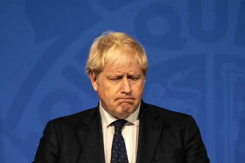 Boris Johnson struggled with Covid percentages and compared virus to ‘falling down the stairs’,..