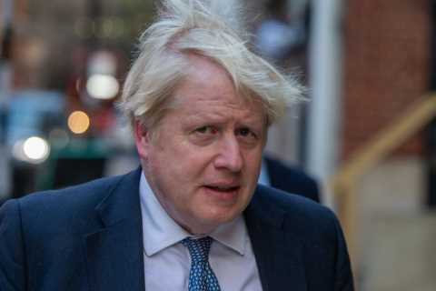 Boris Johnson set to ‘raise concerns’ about Rishi Sunak’s Brexit deal in speech today after..