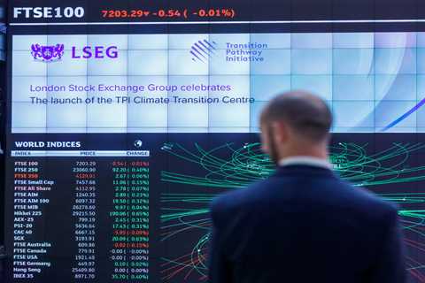 London’s stock market dealt  fresh blow as CRH reveals it was switching listing to New York
