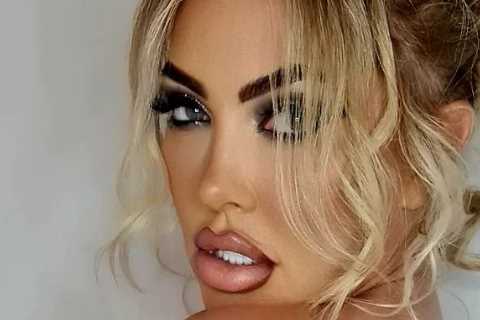 Aisleyne Horgan-Wallace leaves little to the imagination in very sexy lingerie snap