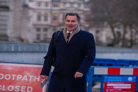 Massive £30bn windfall could help families tackle cost of living crisis with Jeremy Hunt to unveil..