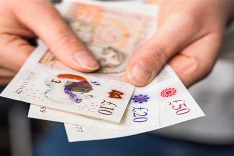 Households have just weeks left to get £100 free cash to help with essential bills – how to claim