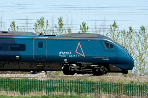Train operator Avanti expected to have its contract renewed despite still regularly scrapping..