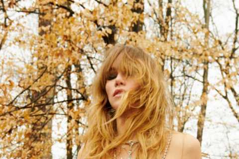 Suki Waterhouse wows in diamond-encrusted bra as she celebrates release of new Amazon series, Daisy ..