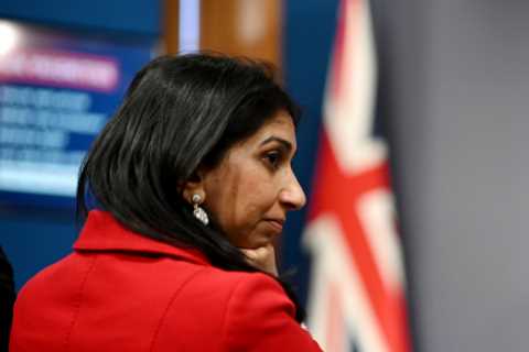 Suella Braverman insists new migrant plan to stop small boats does ‘NOT break’ law and says..