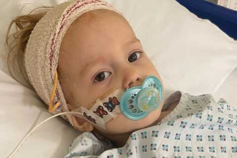 Parents share heartbreaking pictures of their little girl and medics ‘don’t know’ how to treat..