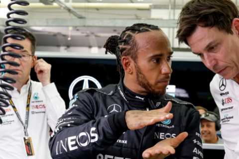 Mercedes ‘hold emergency meeting’ after disastrous F1 season opener as Lewis Hamilton slams car’s..