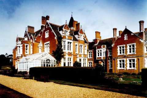Where does Prince Edward live?