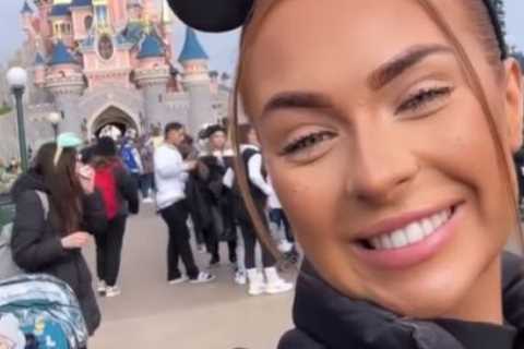 Love Island star breaks down in tears during magical trip after cancer battle
