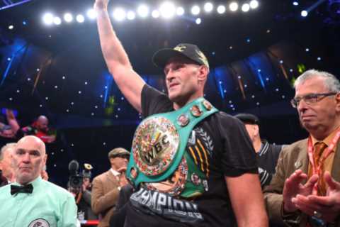 ‘Everybody should take their hat off to him’ – Tyson Fury compared to three heavyweight legends for ..
