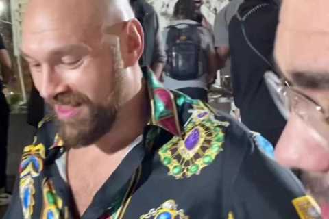 Tyson Fury and dad John enjoy meal with Mike Tyson, Michael Buffer and Derek Chisora at..
