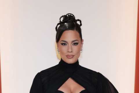 What did Hugh Grant say to Ashley Graham during the Oscars 2023 interview?