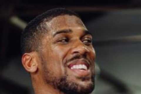 Anthony Joshua shows off hulking body as he bulks up in gym during training for Jermaine Franklin..
