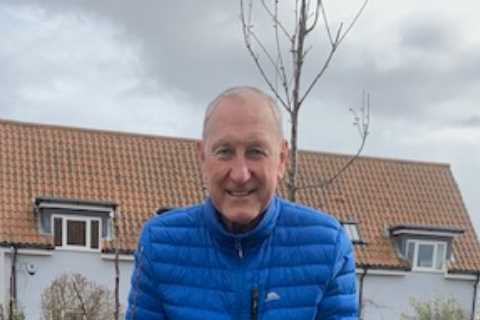 Football legend Terry Butcher pays tribute to the Queen as one million people plant trees in Her..