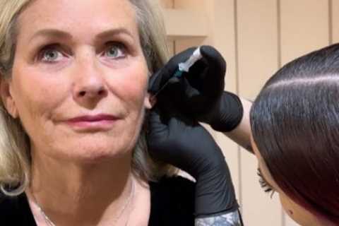Holly Willoughby’s mum surprises fans with youthful appearance as she gets piercing with the This..