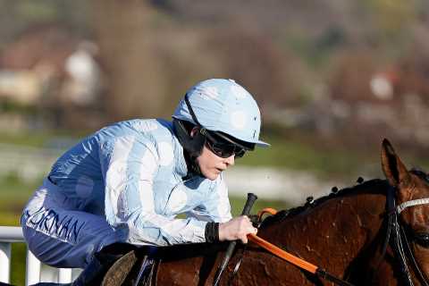 Watch emotional moment Honeysuckle leaves Henry de Bromhead yard for final time as retired life..