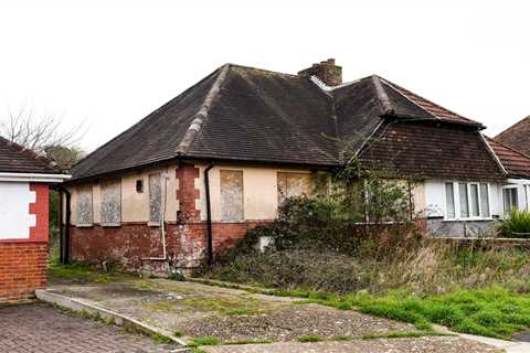We hate our neighbour’s ‘eyesore’ house – it’s ruining our lives &amp; driving our property prices..