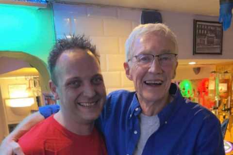 Last picture of Paul O’Grady sees Lily Savage &amp; TV legend enjoy drink with punters days before..