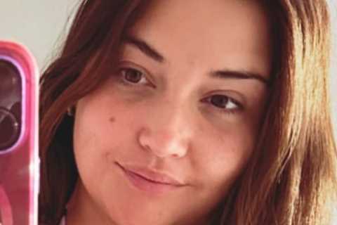 Jacqueline Jossa looks incredible as she strips to patterned bikini on family holiday