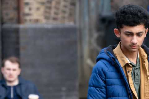 Ravi Gulati lashes out at son Nugget in violent display in EastEnders