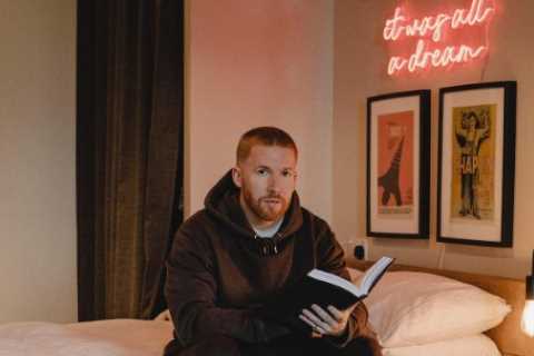 Inside Neil Jones’ cosy London apartment as he shares baby news with girlfriend Chyna Mills