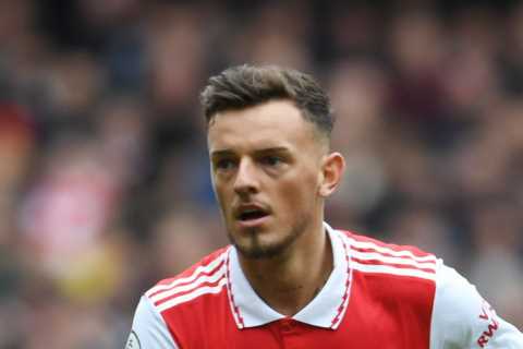 Arsenal fans demand ‘lifetime contract’ for ‘gem’ Ben White after hysterical response to Man City..
