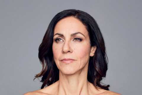 Countryfile star Julia Bradbury bravely reveals her mastectomy scar 16 months after breast cancer..