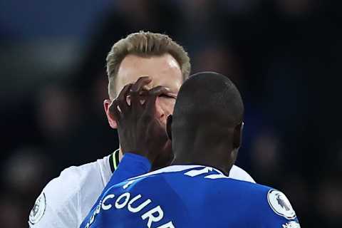 Harry Kane slammed for ’embarrassing himself in antics that got Doucoure sent off for Everton in..