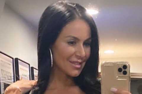 Ebanie Bridges in stitches as porn star pal Kendra Lust shares picture of bizarre sex toy