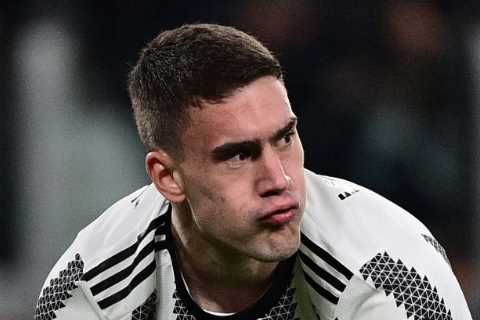 Arsenal in huge Dusan Vlahovic transfer boost with star wanting to join them in summer after snub..