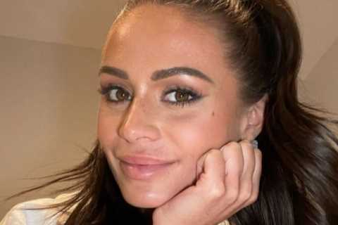 Love Island’s Olivia reveals she’s had her lip filler dissolved as she poses for natural snap