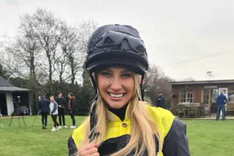 Boxing stunner Ebanie Bridges leaves little to imagination as she dresses up as ‘cute jockey’ in..
