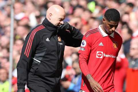 Marcus Rashford hands Man Utd major injury scare as he hobbles off grimacing and goes straight down ..