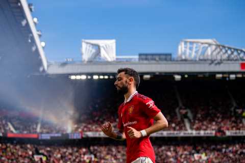 Man Utd player ratings: Bruno Fernandes dictates game against Everton in new position but Antony is ..