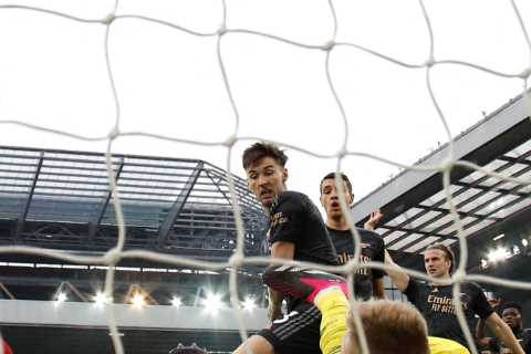 Gary Neville pinpoints moment that could win Arsenal the title as he lauds Gunners star for..