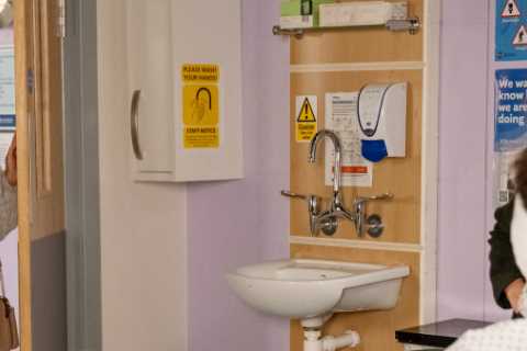 Daisy Midgeley and Ryan Connor get shocking news in Coronation Street