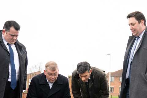 Pothole pointed out by Rishi Sunak remains unfilled two weeks later – and it’s even deeper