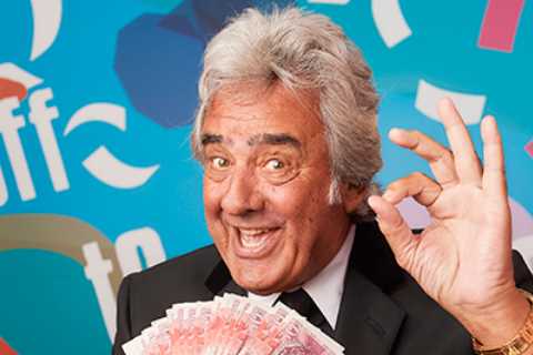 David Dickinson sets record straight to Loose Women on future of Dickinson’s Real Deal amid..