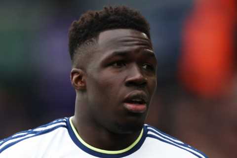 Leeds icon tells ‘pocket rocket’ Wilfried Gnonto to snub Chelsea &amp; Arsenal transfers as he..