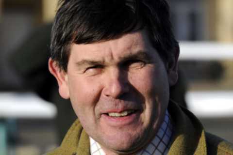 Racing fans left with ‘tears in eyes’ as trainer who lost horse in Grand National reveals his..