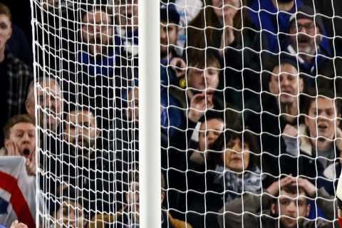 Real Madrid star Courtois makes cheeky gesture towards Chelsea fans after they relentlessly boo..