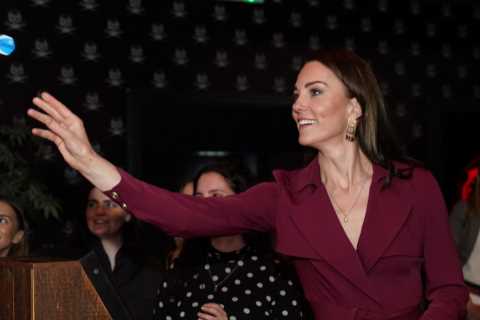 Prince William and Kate Middleton heckled by Alison Hammond as the Royals enjoy a game of darts