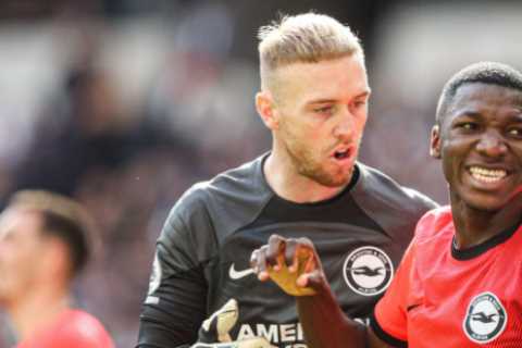 Arsenal fans convinced Moises Caicedo is signing as Brighton star sends clear title message after..