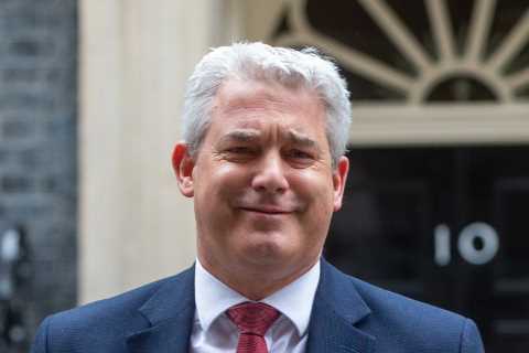 Health Secretary Steve Barclay to launch legal challenge against next weekend’s nurses strike